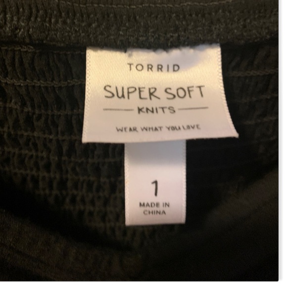 TORRID Black Super SOFT Knits Adjustable Stretchy and Soft Flowy Tank Top-Size 1 - Picture 5 of 9
